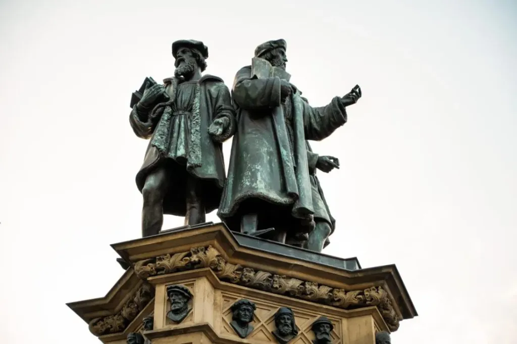 Najdłuższy budynek na świecie: architektoniczny wielkolud